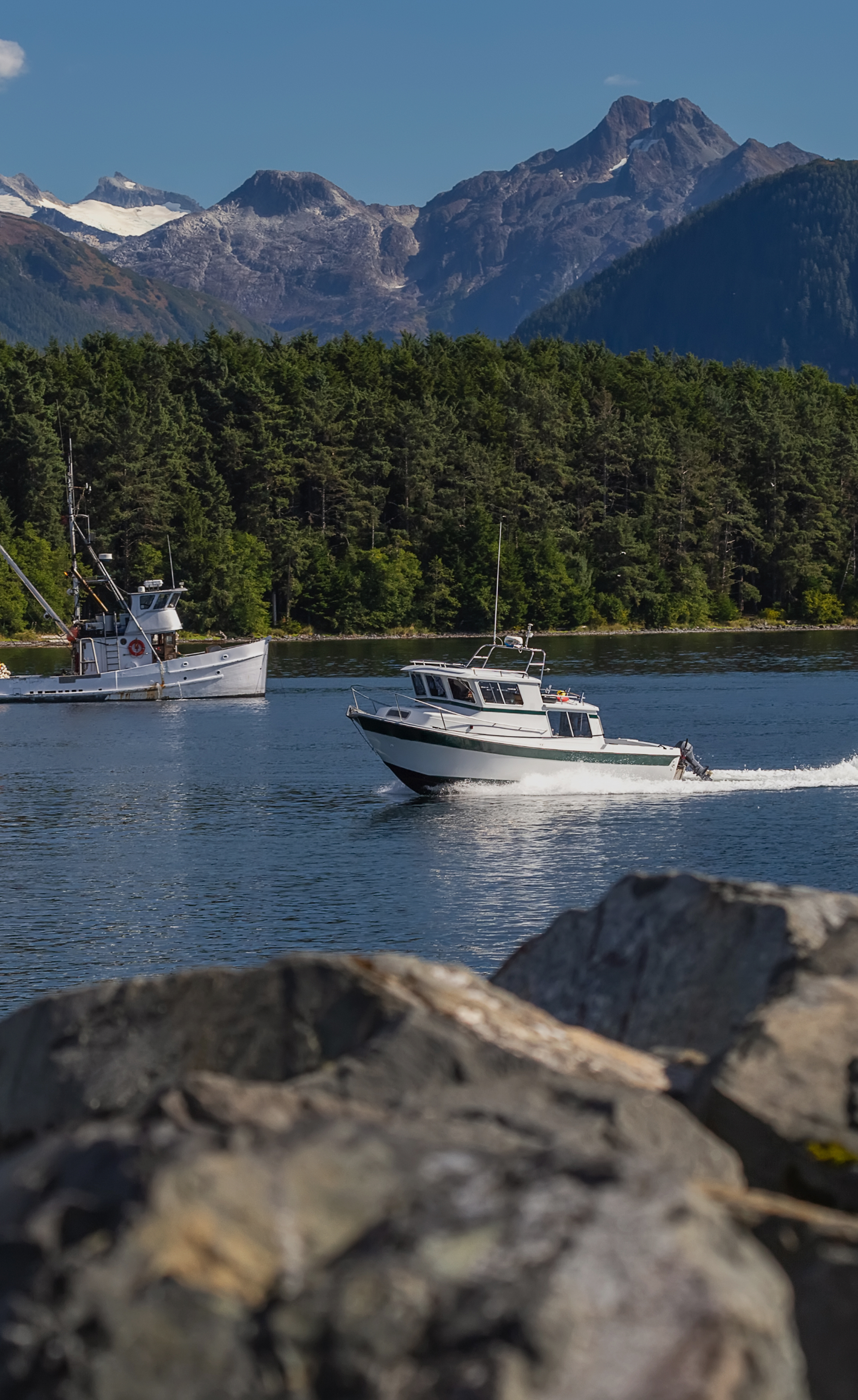 Petit bateau sur eau